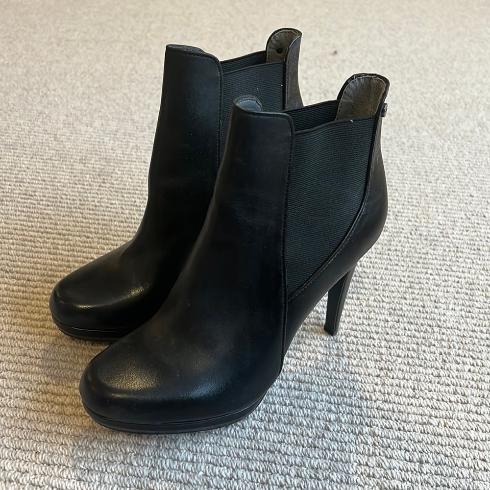 NWOB Calvin Klein Britney booties